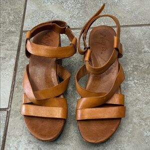 Naya Women's Brown Leather Strappy Wedge Sandals